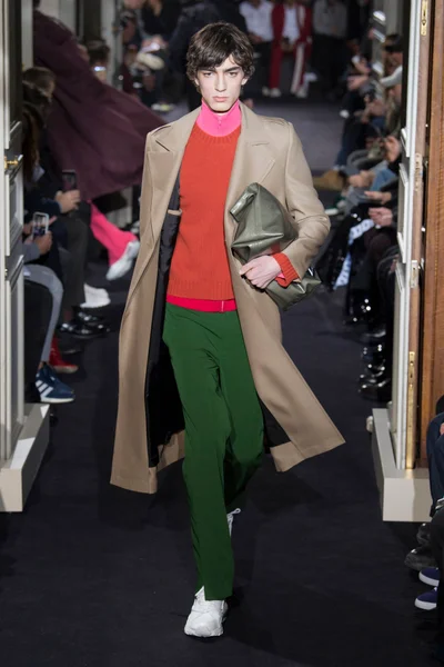 Look 27